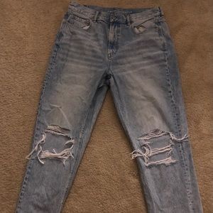 Cute American Eagle Ripped Mom Jeans
